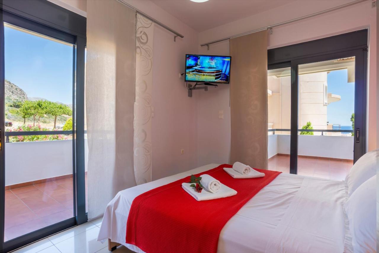 Caravella Luxury Apartments Palaiochora Exteriér fotografie