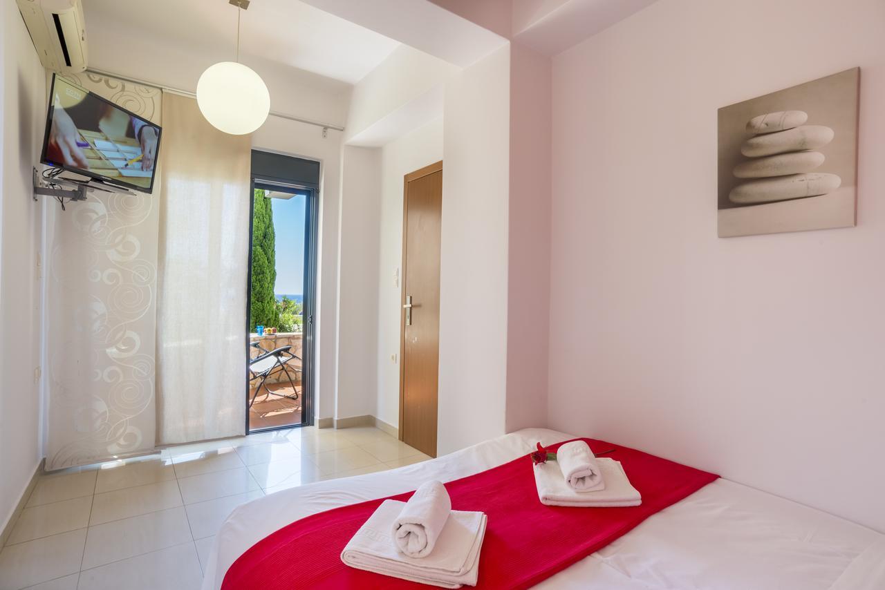 Caravella Luxury Apartments Palaiochora Exteriér fotografie