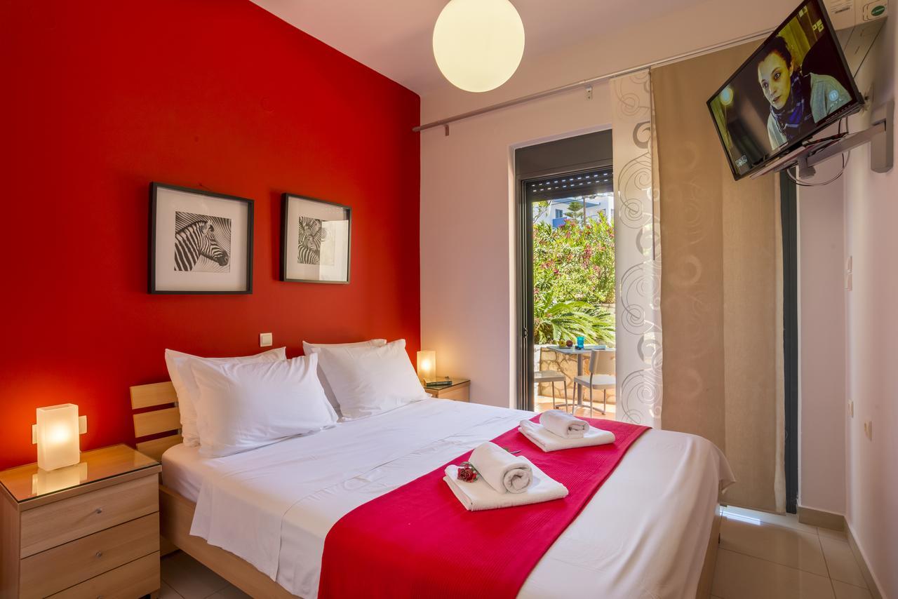 Caravella Luxury Apartments Palaiochora Exteriér fotografie